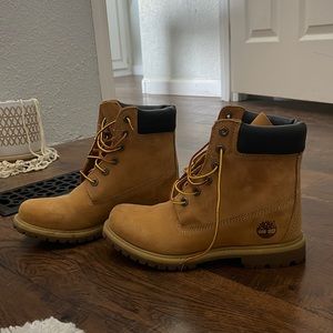 Timberland tan/brown boots. Size 9.5 womens